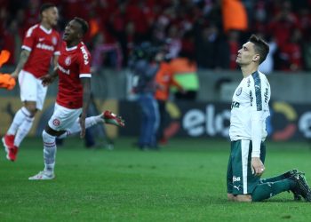 Após pênalti perdido e retorno precoce, Moisés negocia saída do Palmeiras para clube chinês