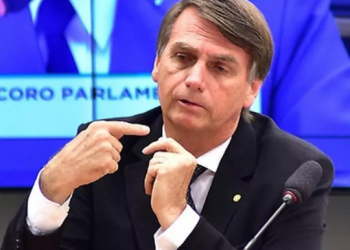 Fala de Bolsonaro sobre cocô repercute na França