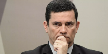 Moro esconde documentos que deu a Bolsonaro sobre laranjal do PSL