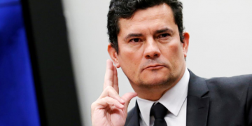 Moro se isola e vira alvo de críticas no governo