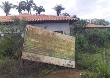 UMA GRANDE CONSTRUÇÃO ESTA ABANDONADA NO POVOADO BOA VISTA EM PASSAGEM FRANCA -MA