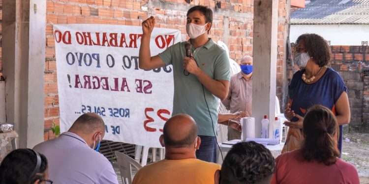 Rubens Jr. e Rose Sales reúnem lideranças no Cruzeiro do Anil