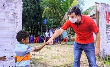 Corpo a corpo: Osvaldo Muller e Rubens Jr reúnem comunidade para café da manhã na Vila Colier