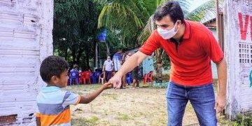 Corpo a corpo: Osvaldo Muller e Rubens Jr reúnem comunidade para café da manhã na Vila Colier