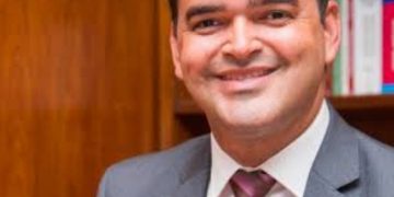 Rubens Júnior faz pré-campanha híbrida entre presencial e online