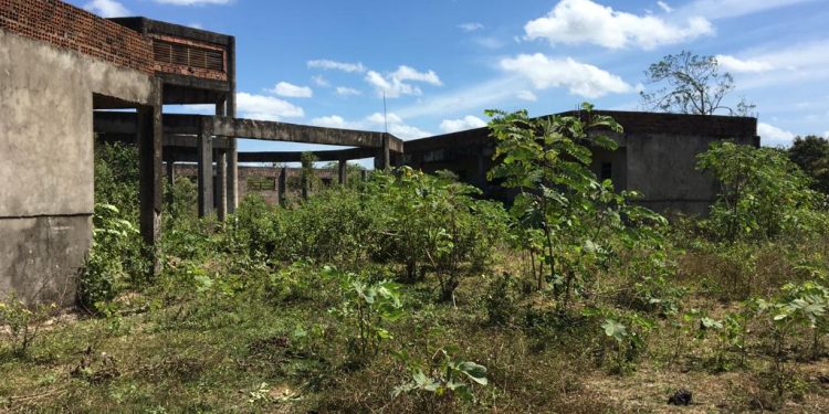 Hélder Aragão é acionado por irregularidade na construção de escola em Anajatuba