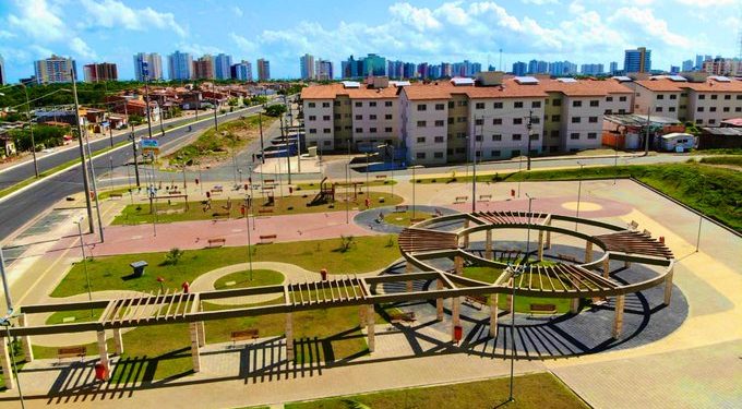 Rubens Jr comemora entrega do Residencial José Chagas, em São Luís