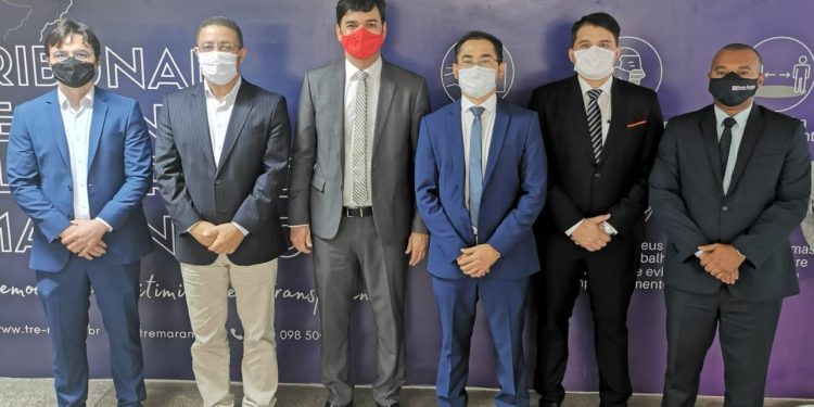 SIMPLICIDADE QUE CATIVA