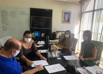 Semus. Três mulheres apolíticas unidas pelo mesmo propósito: o de fazer o bem ao próximo