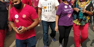 ‘BANDEIRAÇO’ E CAMINHADA DE RUBENS INVADEM AS RUAS