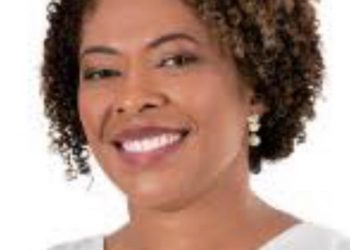 Na corda bamba: Esmenia Miranda pode ser afastada e perder o cargo de vice-prefeita