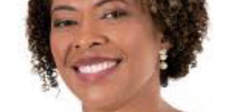 Na corda bamba: Esmenia Miranda pode ser afastada e perder o cargo de vice-prefeita