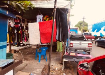 CRACOLÂNDIA? Descaso e absurdo: olha o trapo que se tornou a avenida principal do Anjo da Guarda.