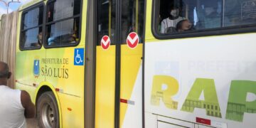 A ineficácia da SMTT no atendimento das ocorrências de trânsito gera fila quilométrica na Área Itaqui Bacanga.