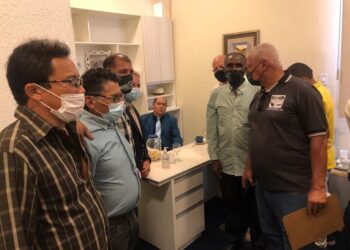 APRESENTANDO REIVINDICAÇÕES