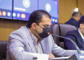 VEREADOR ÁLVARO PIRES COMEMORA PROJETO DE LEI QUE VAI GARANTIR R$ 400 EM AUXÍLIO ALIMENTAÇÃO PARA ESTUDANTES