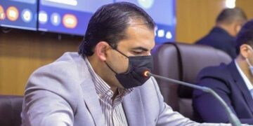 VEREADOR ÁLVARO PIRES COMEMORA PROJETO DE LEI QUE VAI GARANTIR R$ 400 EM AUXÍLIO ALIMENTAÇÃO PARA ESTUDANTES