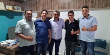 Empresário e pré-candidato a primeira suplência ao senado do Pastor Bell, Evandro Jr, se reúne com o vereador mais bem votado, Boaz e forte lideranças políticas do município de Governador Edson Lobão.
