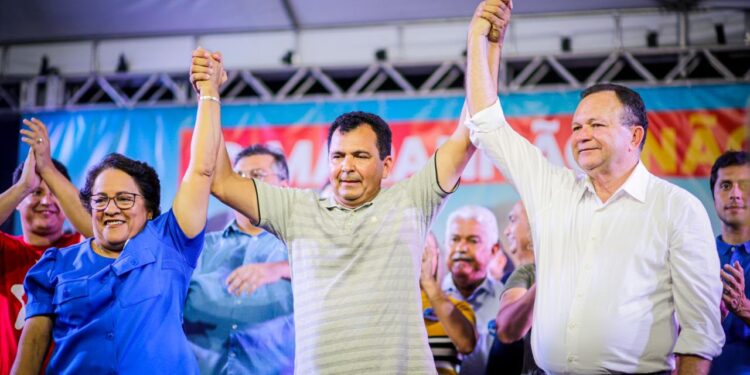 Vereador Domingos Paz realiza grande ato de apoio ao Governador Carlos Brandão