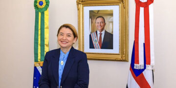 Iracema Vale toma posse como governadora do Maranhão e se diz motivada a trabalhar pelo povo