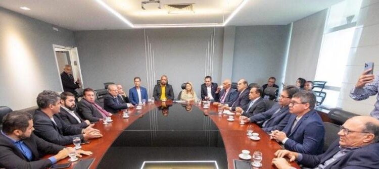 Iracema Vale discute fortalecimento da economia com representantes da classe empresarial maranhense