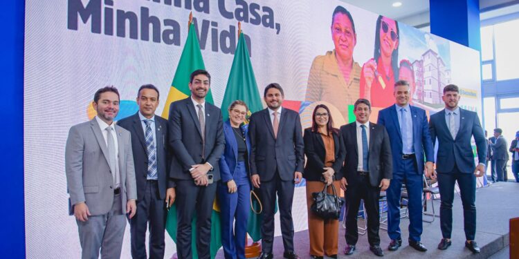 Em reunião com Ministro das Comunicações, Osmar Filho discute melhorias na telefonia móvel do estado