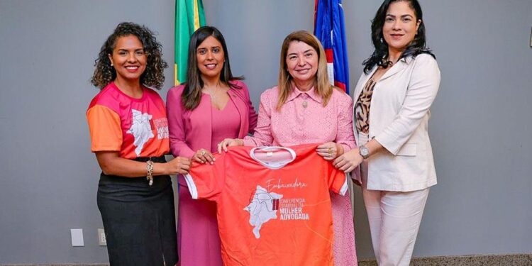 Iracema Vale recebe convite para ser embaixadora da ll conferência estadual da mulher advogada.