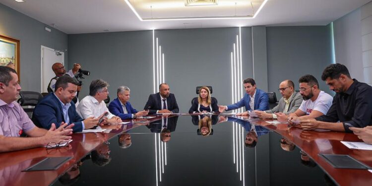 Iracema Vale discute movimento” sem FPM não da” com comitiva de prefeitos