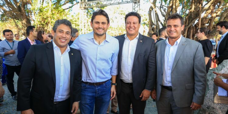 Osmar Filho participa do lançamento da pedra fundamental de Complexo Operacional dos Correios em São Luís