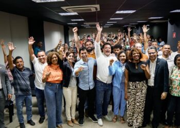 Em diálogo com escolas comunitárias, Duarte garante ações e enfatiza importância de projeto que garante repasse direto