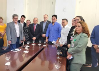 Ministro do Esporte, André Fufuca, firma parceria com a UFMA para reformas e ampliação dos espaços de esporte e lazer nos câmpus