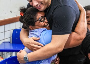 Milhares de pessoas recebem atendimento oftalmológico promovido por Osmar Filho