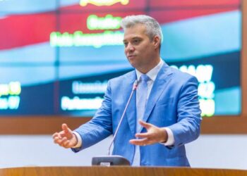 Aprovados dois projetos de lei de Neto Evangelista em prol da comunidade autista