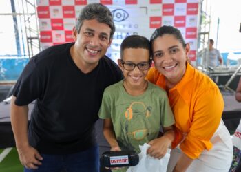 Osmar Filho realiza entrega de óculos nas regiões do São Francisco e Vila Embratel