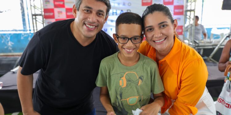 Osmar Filho realiza entrega de óculos nas regiões do São Francisco e Vila Embratel