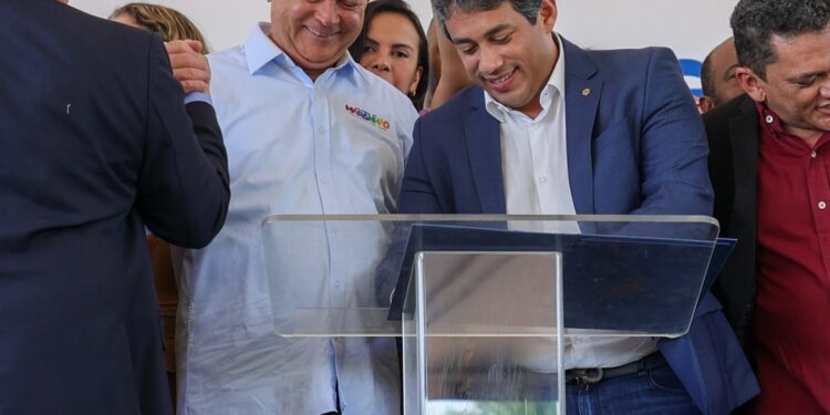 Osmar Filho destaca a importância do Terminal de Passageiros da Baixada, em São Luí.s