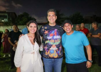 Com Osmar Filho e Clara Gomes, Eduardo Braide entrega iluminação de Led no Estádio Beira-Rio, na Ilhinha