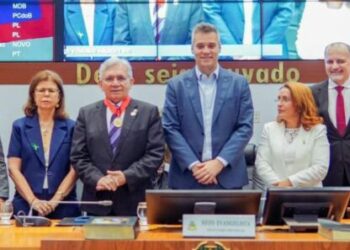 Assembleia concede ao médico e professor Natalino Salgado a Medalha Terezinha Rêgo
