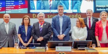 Assembleia concede ao médico e professor Natalino Salgado a Medalha Terezinha Rêgo