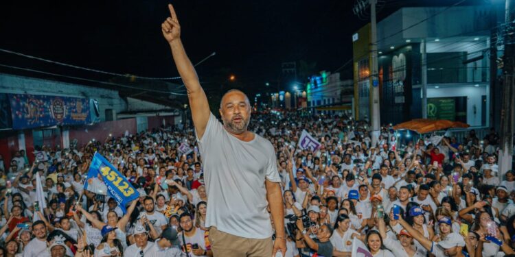 VIOLÊNCIA POLÍTICA – Em Bacabal, suspeitos armados são presos em frente ao Comitê de Roberto Costa
