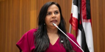 Ana do Gás denuncia violência de gênero em ADIN do Solidariedade contra reeleição de Iracema Vale