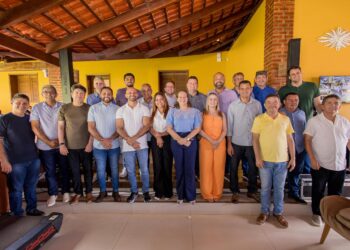 Famem unida e forte: Prefeitos do Médio Sertão também defendem o nome de Roberto Costa na presidência da entidade