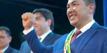 André da Ralpnet, o menino do interior, assume a prefeitura e garante reconstruir a cidade de Pinheiro.