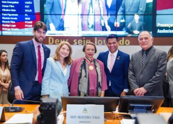 homenageia mulheres de destaque com honrarias do Legislativo Maranhense