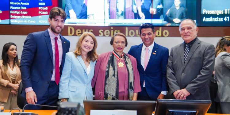 homenageia mulheres de destaque com honrarias do Legislativo Maranhense
