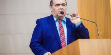 UM OPRESSOR ABUSIVO!