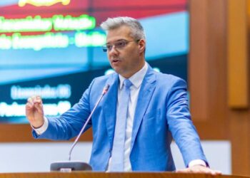 Neto Evangelista repreende e cobra autocontrole e inteligência emocional da oposição