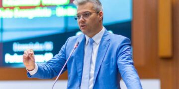 Neto Evangelista repreende e cobra autocontrole e inteligência emocional da oposição