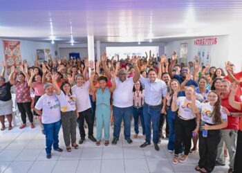 Deputado Osmar Filho acompanha entrega de óculos em Matinha e Olinda Nova