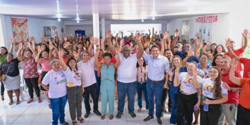 Deputado Osmar Filho acompanha entrega de óculos em Matinha e Olinda Nova